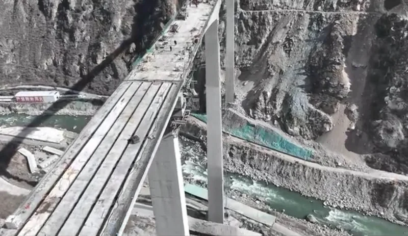 China's Hongqi Bridge Crumbles: Engineering Failure or Rush Job?